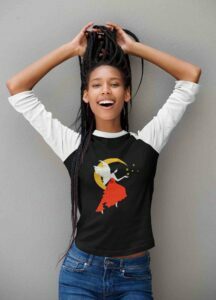 raglan-t-shirt-its clover-of-a-woman-playing-with-her-braids-r-el2