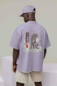 back-view-itsclover-of-a-man-wearing-an-oversized-tee