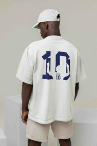 back-view-itsclover-of-a-man-wearing-an-oversized-tee