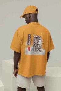 back-view-itsclover-of-a-man-wearing-an-oversized-tee