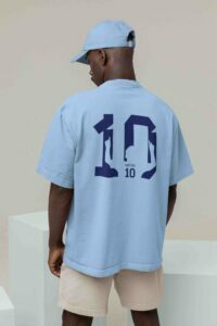 back-view-itsclover-of-a-man-wearing-an-oversized-tee