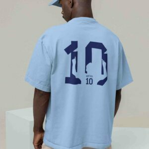 back-view-itsclover-of-a-man-wearing-an-oversized-tee