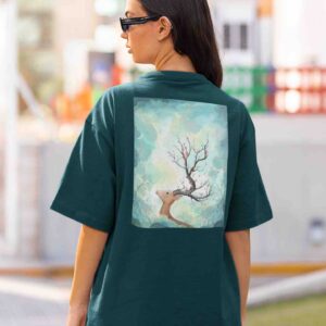 woman-in-an-oversized-t-shirt-itsclover