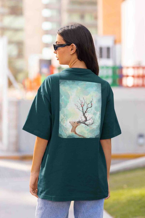 woman-in-an-oversized-t-shirt-itsclover