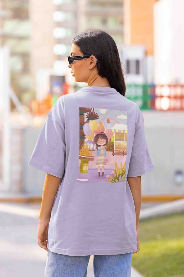 woman-in-an-oversized-t-shirt-itsclover