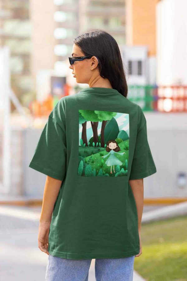 woman-in-an-oversized-t-shirt-itsclover
